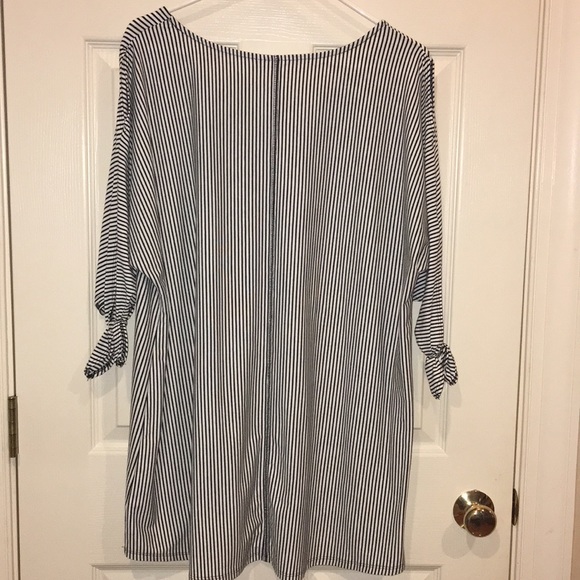 Top - Picture 2 of 5